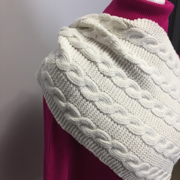 CABLE KNIT INFINITY SCARF - Picture 2 of 4